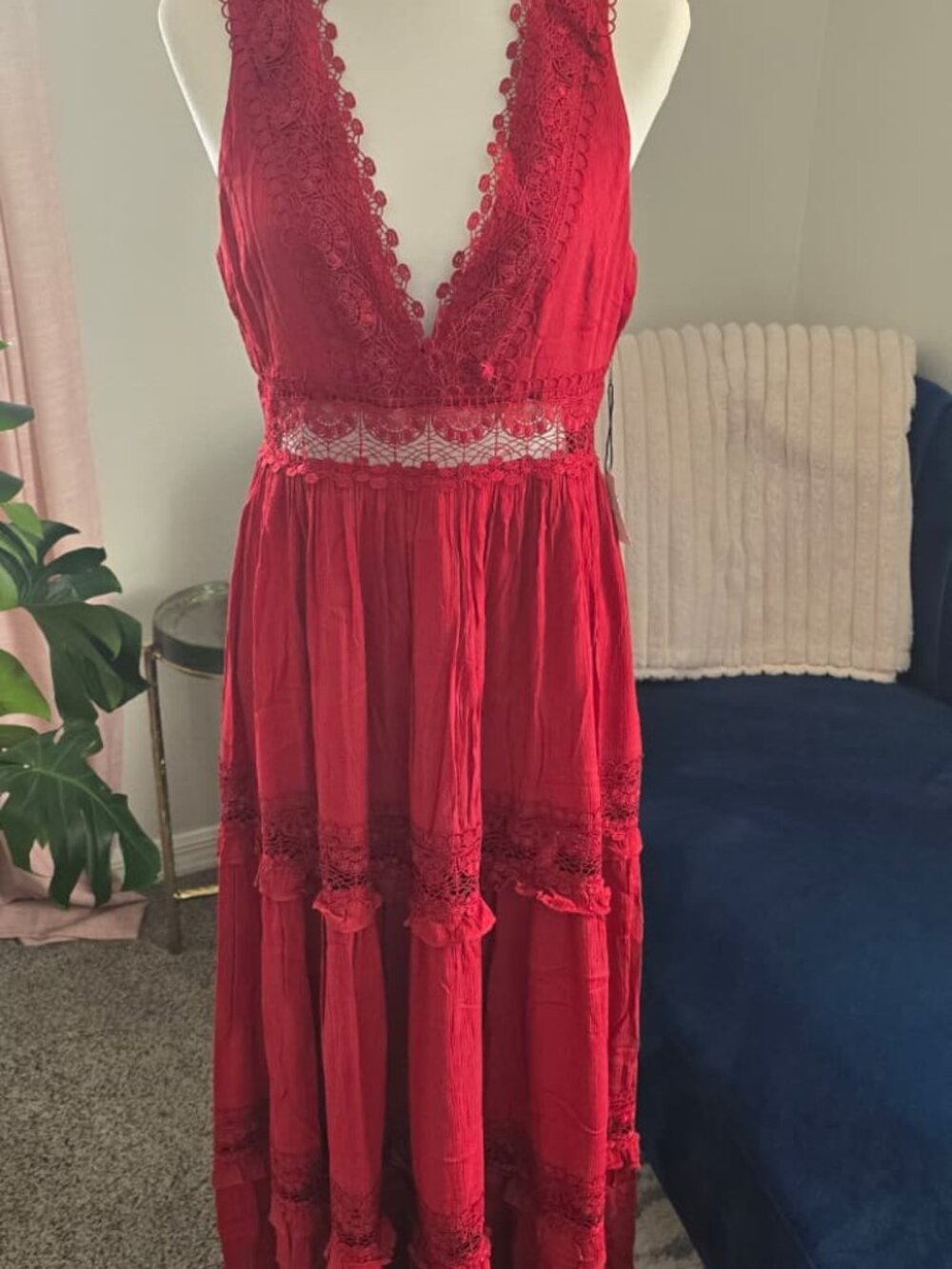 Forever 21 Red Lace Maxi Dress - Seasonal Collection - Size L - NWT